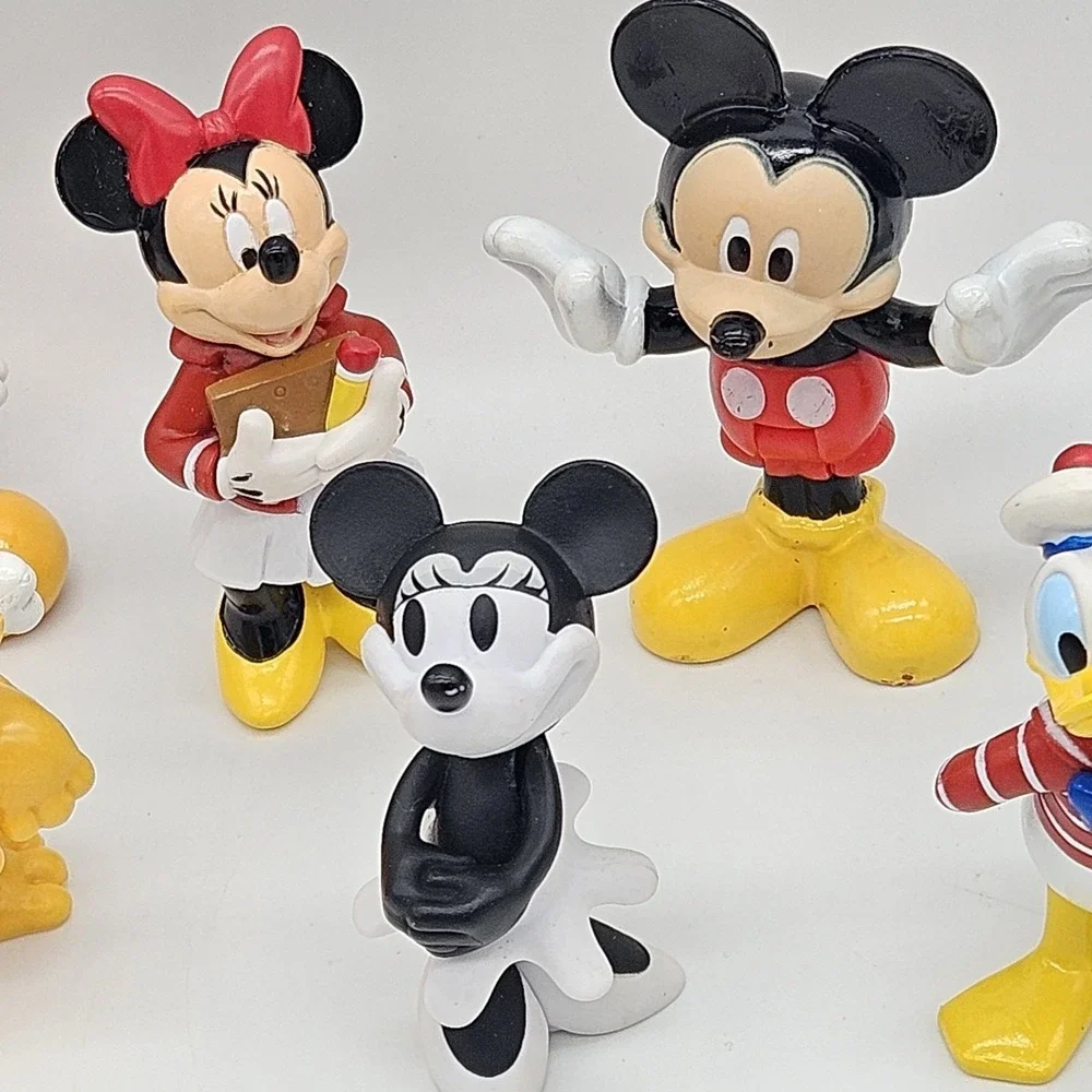 Disney Mickey & Friends Miniature Figure Collection Lot of 7 Classic Toys